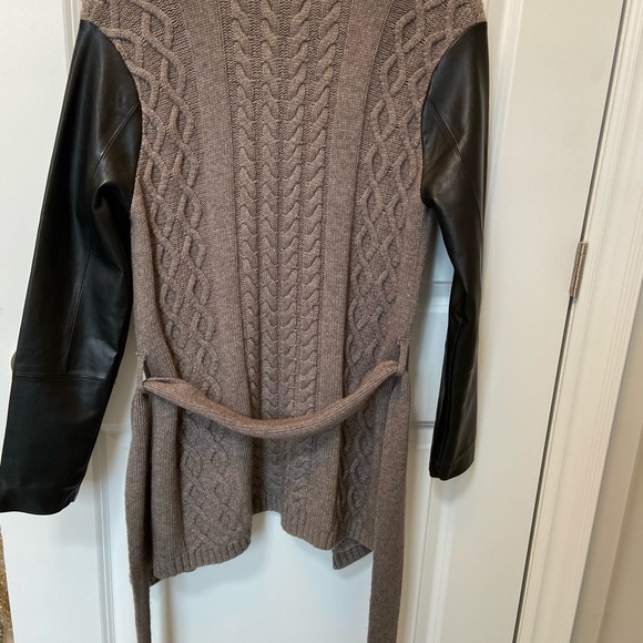 Sweater jacket in medium - Picture 3 of 7